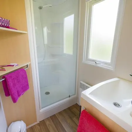 Mobil-home Confortable Avec Terrasse A - Api-1-52-683 Pézuls