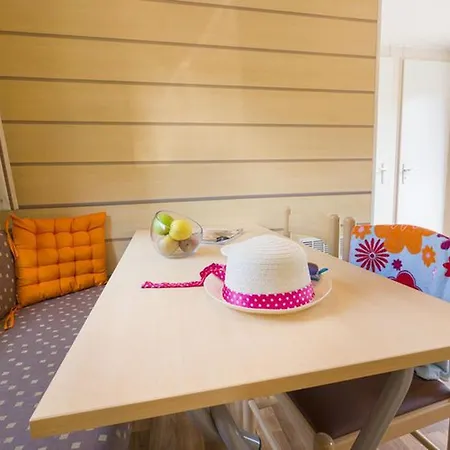 Mobil-home Confortable Avec Terrasse à - Api-1-52-683 Campeggio *