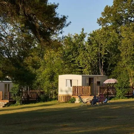 Mobil-home Confortable Avec Terrasse A - Api-1-52-683 Kemping *